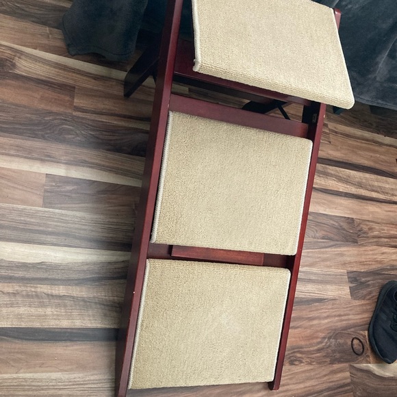 Faux cherrywood carpeted pet stairs that turn into a ramp - Picture 4 of 10